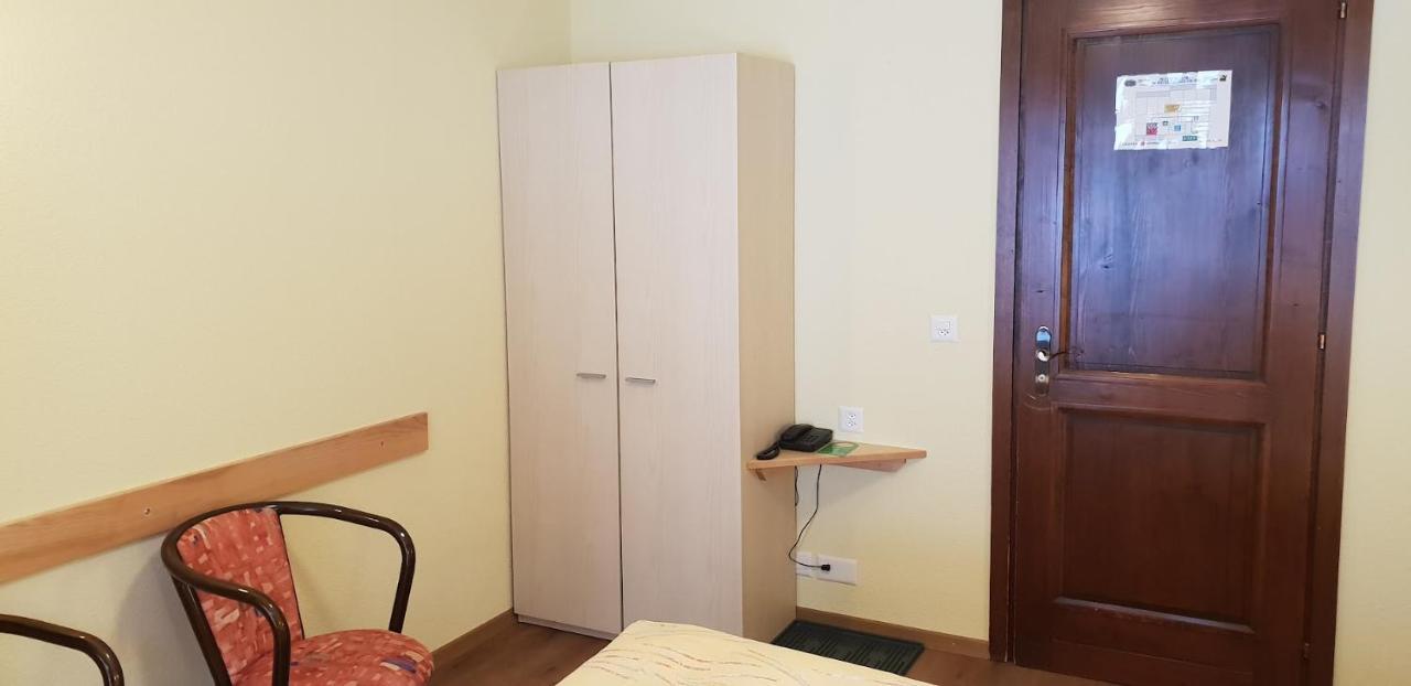 לויקרבאד Hotel Alex מראה חיצוני תמונה