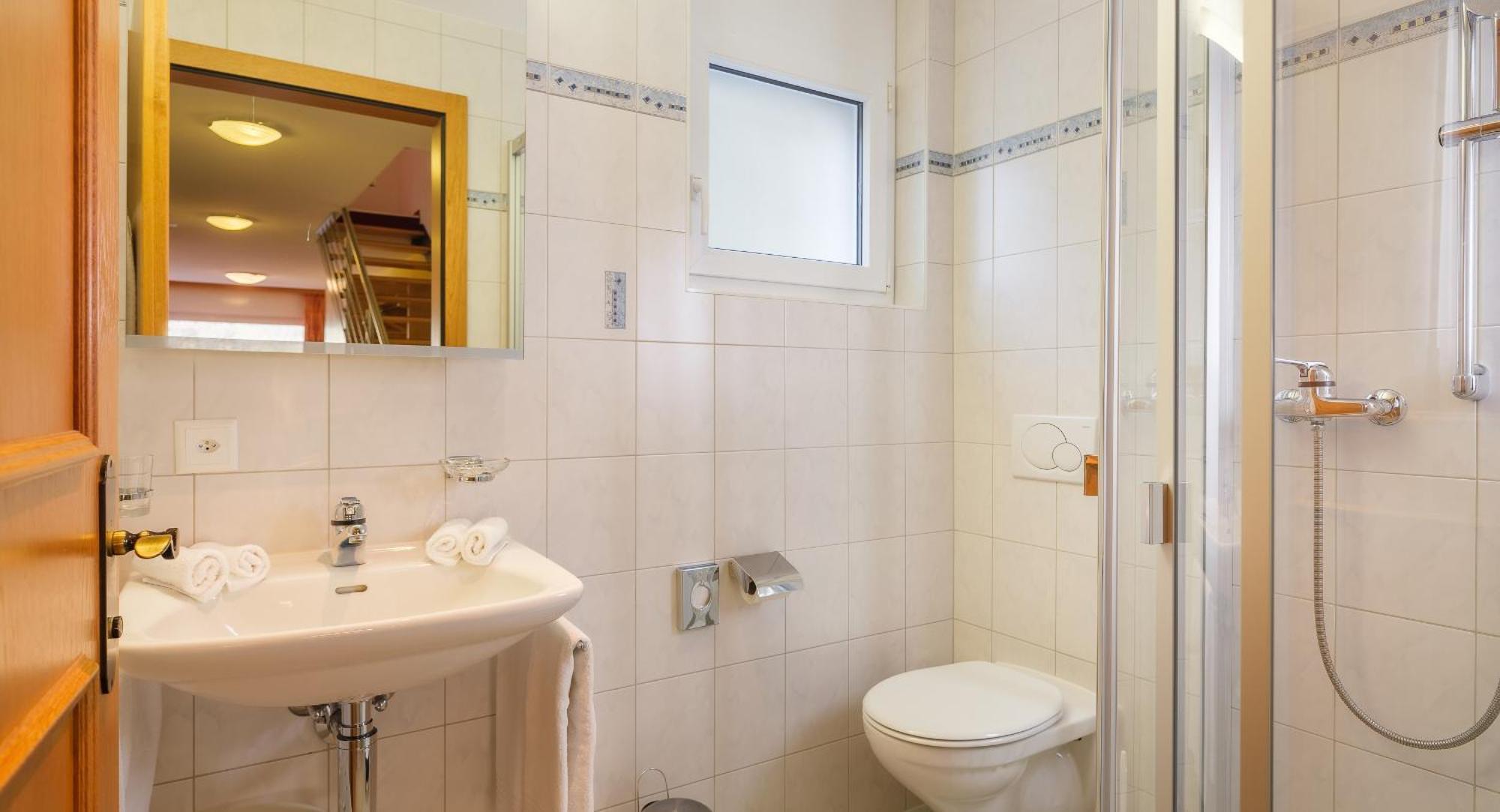 לויקרבאד Hotel Alex מראה חיצוני תמונה