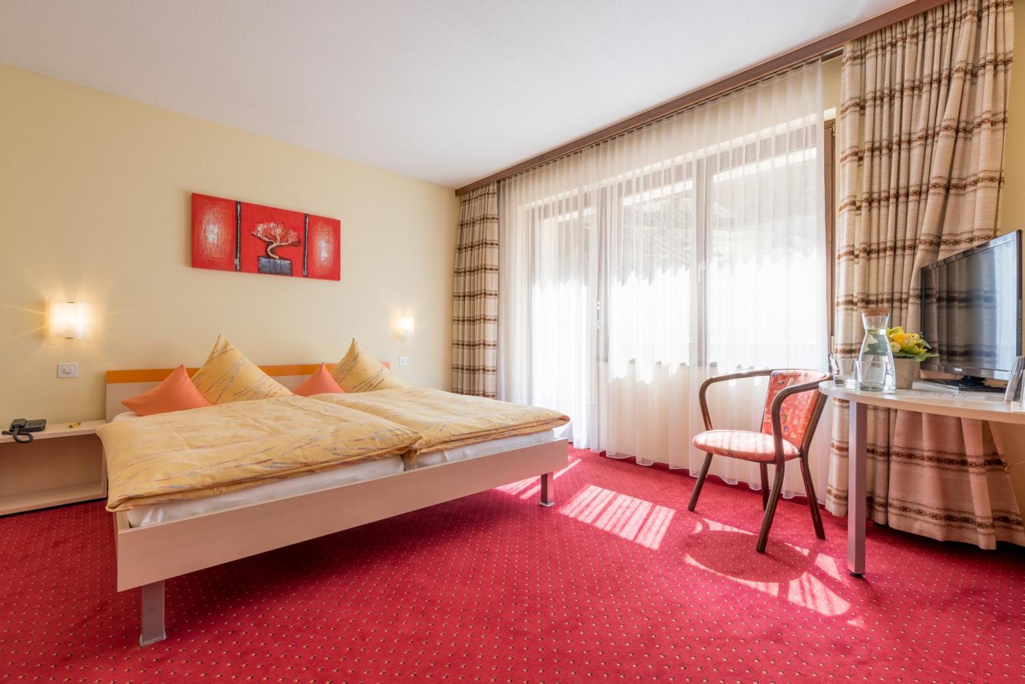 לויקרבאד Hotel Alex מראה חיצוני תמונה