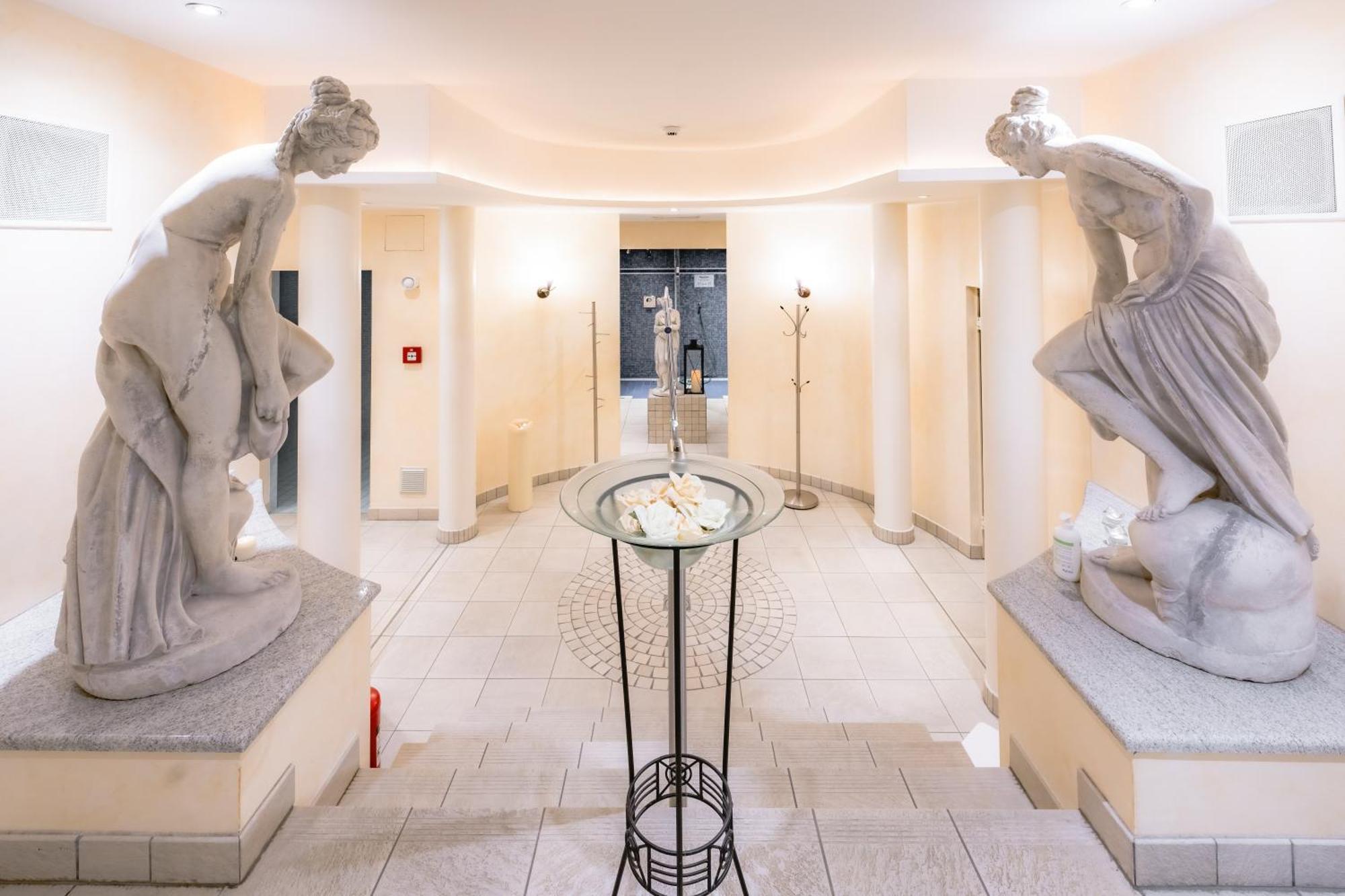 לויקרבאד Hotel Alex מראה חיצוני תמונה