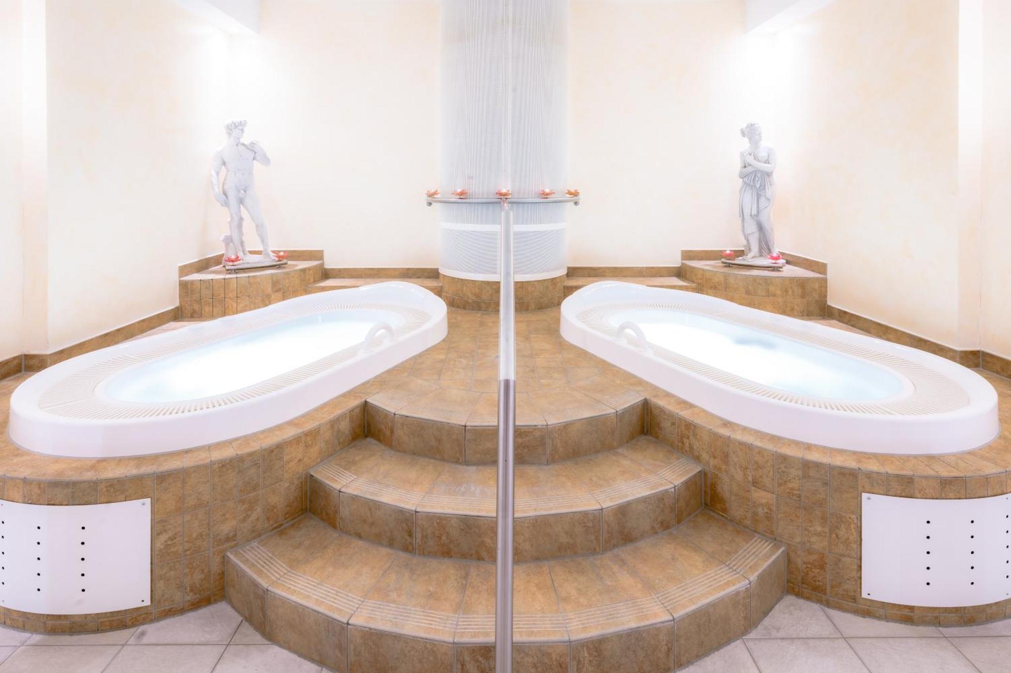 לויקרבאד Hotel Alex מראה חיצוני תמונה